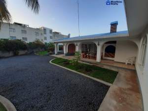 Lovely fully furnished 3 bedroom villa located in Morcellement Swan, P - Villas on Aster Vender