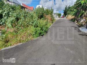 Residential land of 7 perches is for sale in Grand Gaube  - Land on Aster Vender