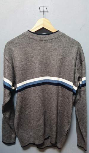 Sweater-Size L - Sweater (Men) on Aster Vender