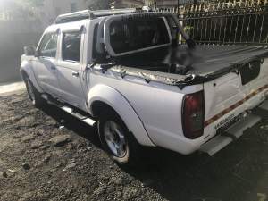 4x4 Nissan Hardbody - Pickup trucks (4x4 & 4x2) on Aster Vender