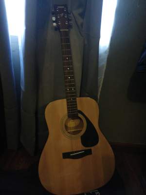 Yamaha Guitar f310 - Accoustic guitar on Aster Vender