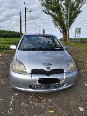 For sale Vitz 00 Manual - Family Cars on Aster Vender