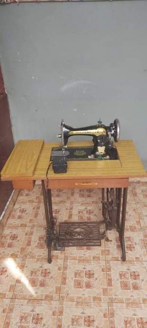 Singer Sewing Machine - Antiquities on Aster Vender