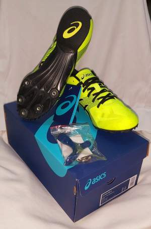 Chaussure Spike ASICS Original - Sports outfits on Aster Vender