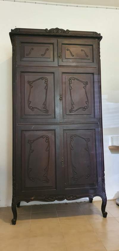 Armoire antique - Other storage furniture on Aster Vender