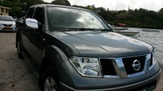 nissan navara 4x4 automatic - Pickup trucks (4x4 & 4x2) on Aster Vender