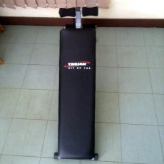 Sit up bench - like new - Fitness & gym equipment on Aster Vender