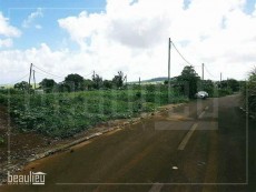 ** 7 Perches Residential land * *   - Land on Aster Vender