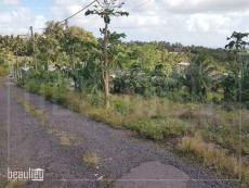 * 12 Perches Residential land * *  - Land on Aster Vender