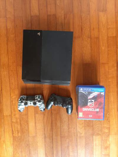 PlayStation 4+ 7 Games+ 2 Controllers (L'ensemble) - PlayStation 4 (PS4) on Aster Vender