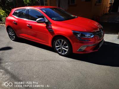 Renault megane 1.2 gt line 2018  - Sport Cars on Aster Vender