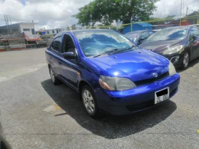 Toyota Platz Year 00 - Compact cars on Aster Vender