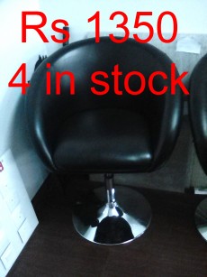 4 Visitor chairs for sale urgent  - Desk chairs on Aster Vender