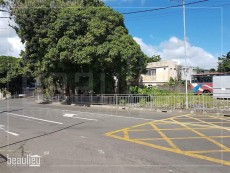 Commercial land of 16.5 Perches in Bon Accueil - Land on Aster Vender