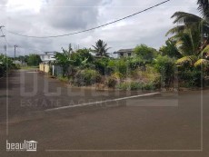 Residential land of 10 perches in Gris Gris - Land on Aster Vender