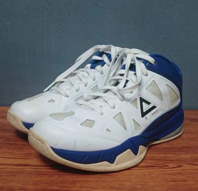 BASKETBALL SHOES - PEAK - SIZE 36 - Sports shoes on Aster Vender