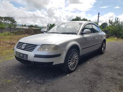 volkswagen passat 1.6 Rs 165000 - Family Cars on Aster Vender