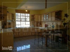 Urgent  sale: House for sale in Quatre Bornes - Land on Aster Vender