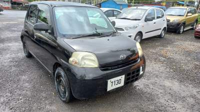 Daihatsu Esse YR 10  - Compact cars on Aster Vender