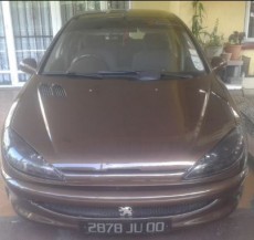 A Vendre Peugeot 206 XR - Family Cars on Aster Vender