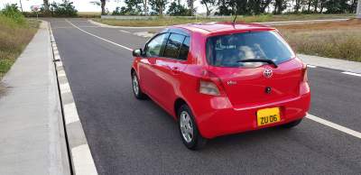 Toyota vitz - ZU06 - Auto -  Call 59010243 - Family Cars on Aster Vender