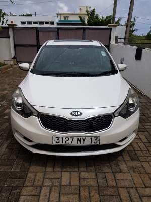 Kia Cerato Sedan for Sale full options Year 2013 - Family Cars on Aster Vender