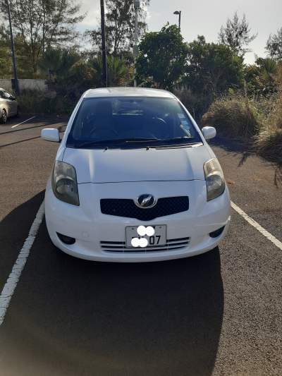 Toyota Vitz 07 - Compact cars on Aster Vender