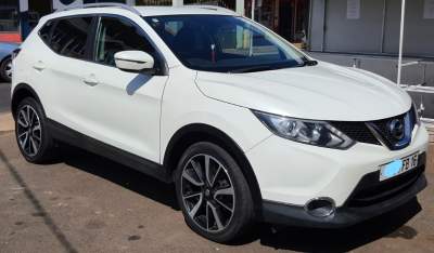 Nissan Qashqai - SUV Cars on Aster Vender