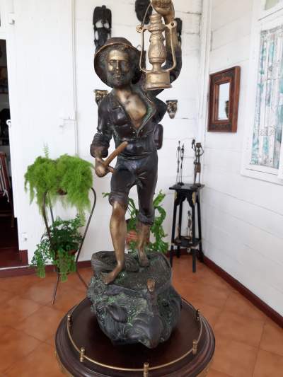 Brass statue - Interior Decor on Aster Vender