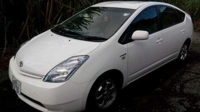 Toyota Prius year 2010  - Compact cars on Aster Vender