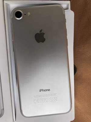 Iphone 7 128gb silver - iPhones on Aster Vender