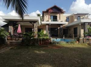 Exclusive luxurious house for sale in Baie du Tombeau.  - House on Aster Vender