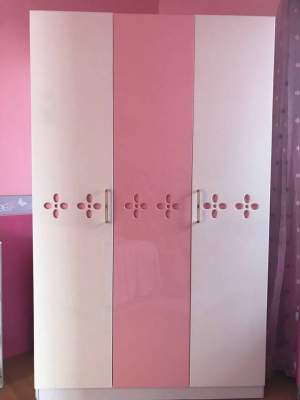 Armoire 3 portes rose et blanc à vendre - Bedroom Furnitures on Aster Vender