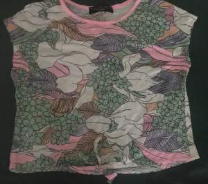 Crop top shirt fashion house - Tops (Girls) on Aster Vender