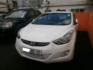 Hyundai Elantra - Family Cars on Aster Vender