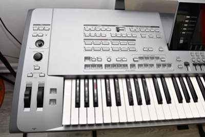 Yamaha Tyros5 76 Keyboard Synthesizer Tyros - Synthesizer