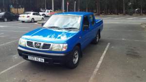 Nissan 2*4 Year 04 - Pickup trucks (4x4 & 4x2) on Aster Vender