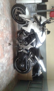 A vendre honda cb1000r tel 57551093 - Sports Bike on Aster Vender