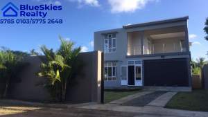 New 4 bedroom modern house in Trou aux Biches - Villas on Aster Vender