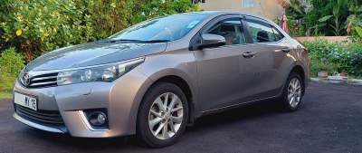 Rs650K TOYOTA COROLLA MAY 2015 AUTOMATIC ONE OWNER/NOT RECON/NOT TAXI - Family Cars on Aster Vender