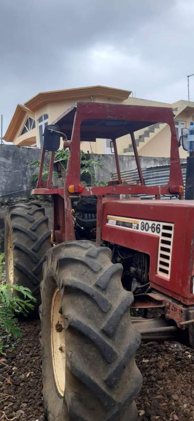 Tractor - Tractor on Aster Vender