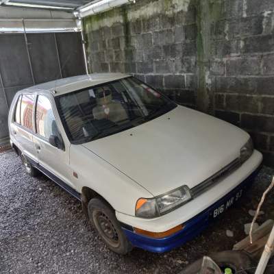 Daihatsu Charade - Family Cars on Aster Vender