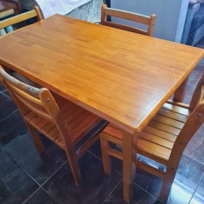 Table with 4 chairs - Others