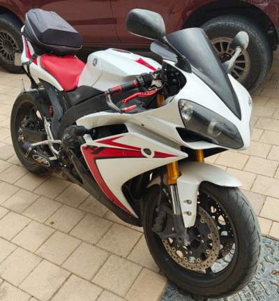 2007 Yamaha YZF-R1 - Sports Bike