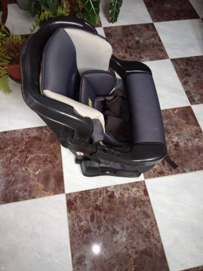 Baby car seat - Kids Stuff