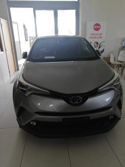 Toyota C-HR 2019 - SUV Cars on Aster Vender