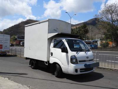 KIA 2016 USED - Small trucks (Camionette)