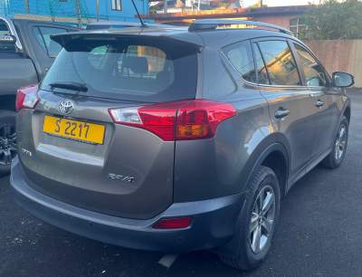 FOR SALE TOYOTA RAV 4 2015 MANUAL EXCELLENT RUNNING CONDITION - SUV Cars on Aster Vender