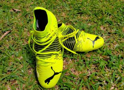 Football shoes - Sports shoes