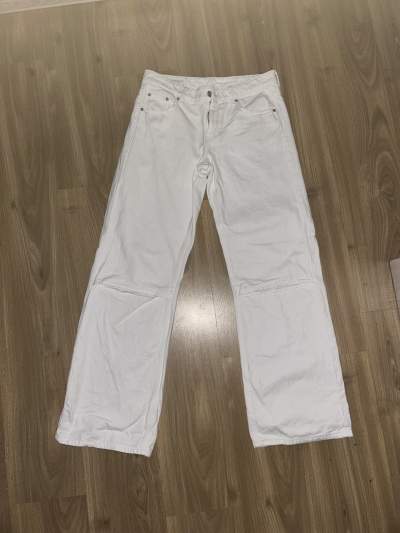 Zara white pants - Pants & Leggings (Women)